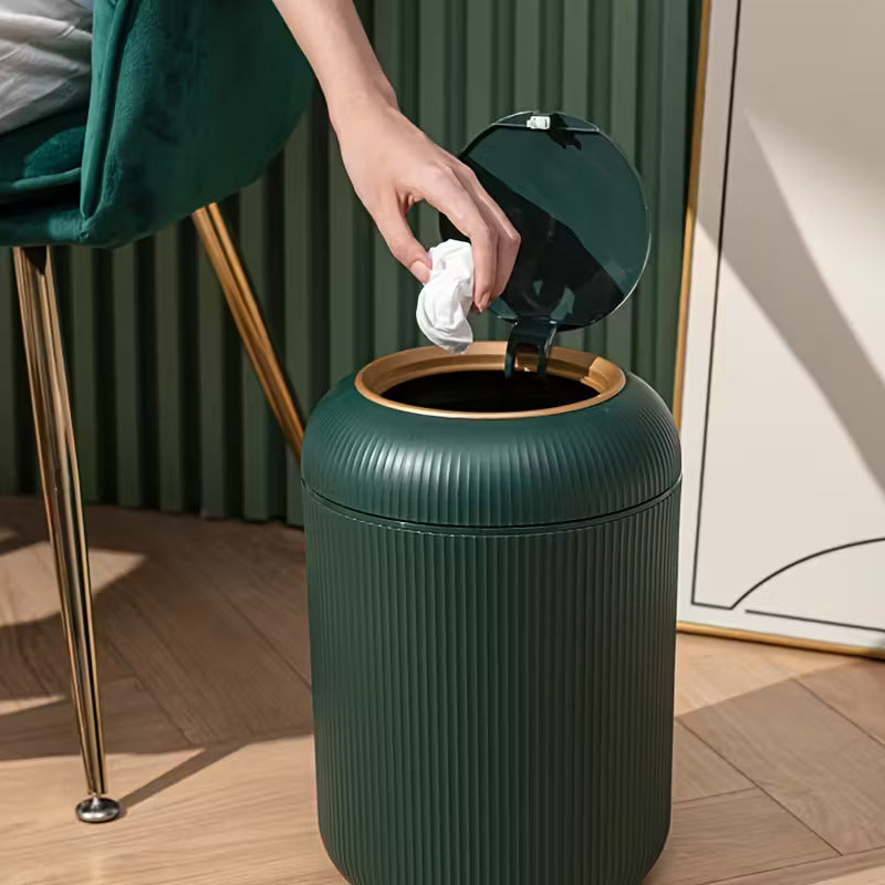 Oval Plastic Garbage Bin with Lid